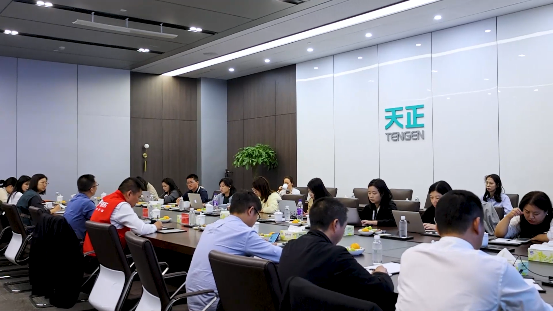 京东工业走进南宫28app入口，探访产业数智化之路！